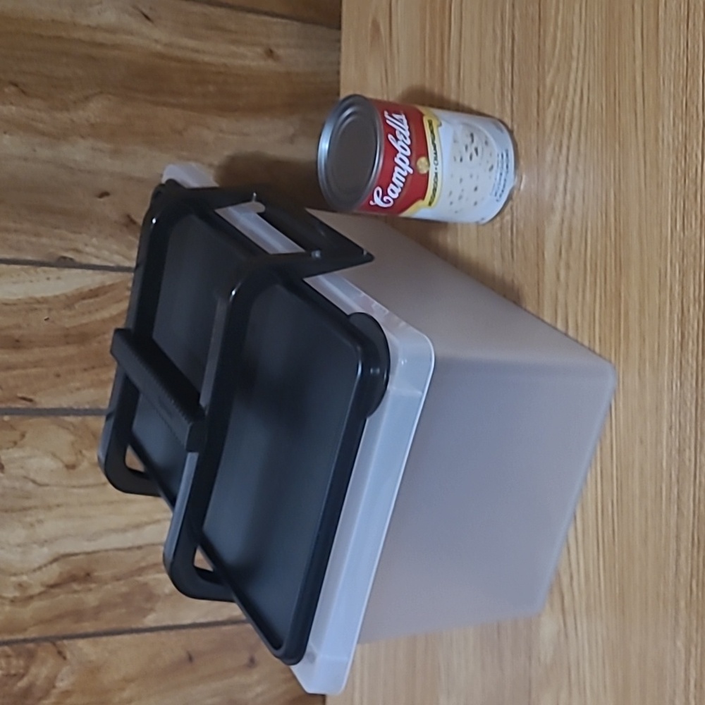 Tupperware Small Carry-All Container - Picture 2 of 2